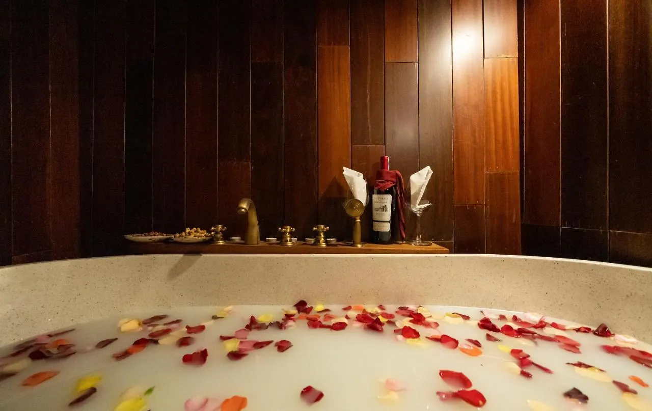Zest Resort & Spa Хойан